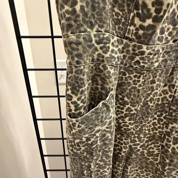 Leopard Print jumpsuit overalls with Pockets - Picture 5 of 5